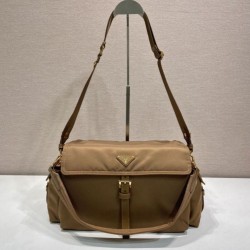 Premio Replica Borsa a spalla grande Prada Explore con patta in nappa 1BD391 Marrone Imitazioni Outlet Online