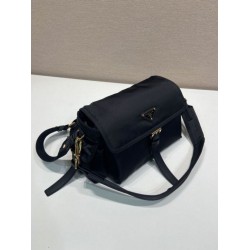 Premio Replica Borsa a spalla Prada Explore Re-Nylon media con patta 1BD394 nero Imitazioni Outlet Online