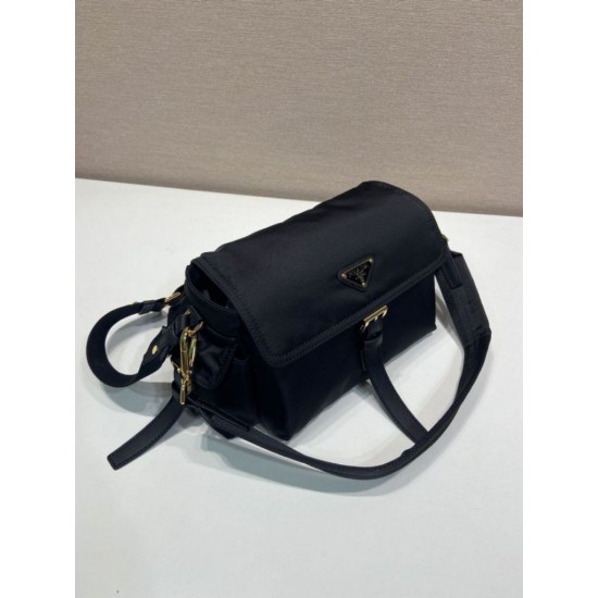 Premio Replica Borsa a spalla Prada Explore Re-Nylon media con patta 1BD394 nero Imitazioni Outlet Online