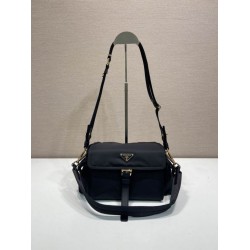 Premio Replica Borsa a spalla Prada Explore Re-Nylon media con patta 1BD394 nero Imitazioni Outlet Online