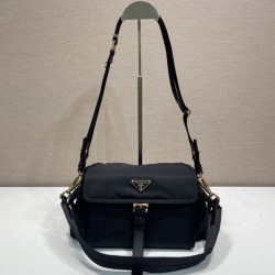Premio Replica Borsa a spalla Prada Explore Re-Nylon media con patta 1BD394 nero Imitazioni Outlet Online