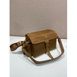 Premio Replica Borsa a spalla Prada Explore Re-Nylon media con patta 1BD394 Marrone Imitazioni Outlet Online