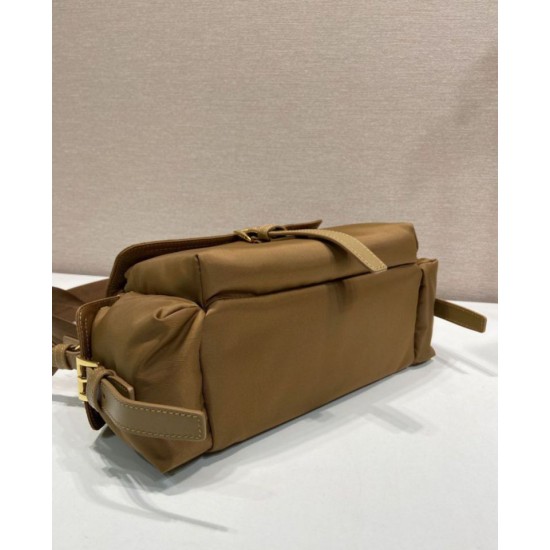 Premio Replica Borsa a spalla Prada Explore Re-Nylon media con patta 1BD394 Marrone Imitazioni Outlet Online