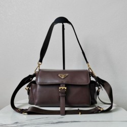 Premio Replica Borsa a spalla media Prada Explore con patta 1BD394 Borgogna Imitazioni Outlet Online