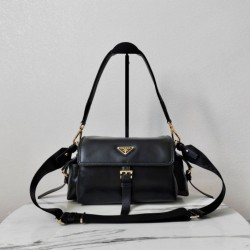 Premio Replica Borsa a spalla media Prada Explore con patta 1BD394 Nero Imitazioni Outlet Online
