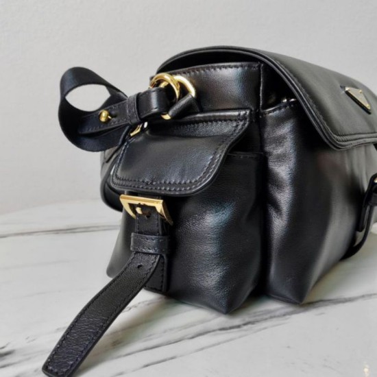 Premio Replica Borsa a spalla media Prada Explore con patta 1BD394 Nero Imitazioni Outlet Online