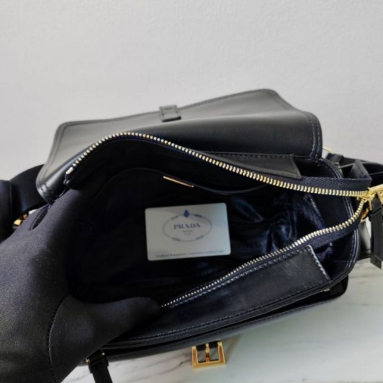 Premio Replica Borsa a spalla media Prada Explore con patta 1BD394 Nero Imitazioni Outlet Online