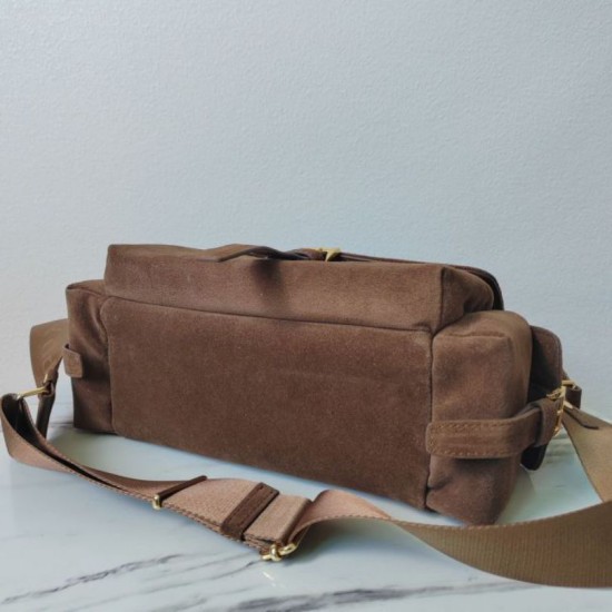 Replica Borsa a tracolla media Prada Explore con patta scamosciata Marrone False Online Clone Premio Replica Borsa a tracolla media Prada Explore con patta scamosciata Marrone Imitazioni Outlet Online