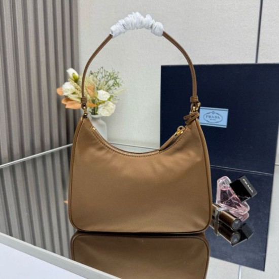 Premio Replica Borsa hobo mini Prada Re-Edition 2005 Re-Nylon Saffiano 1N204M Marrone Imitazioni Outlet Online