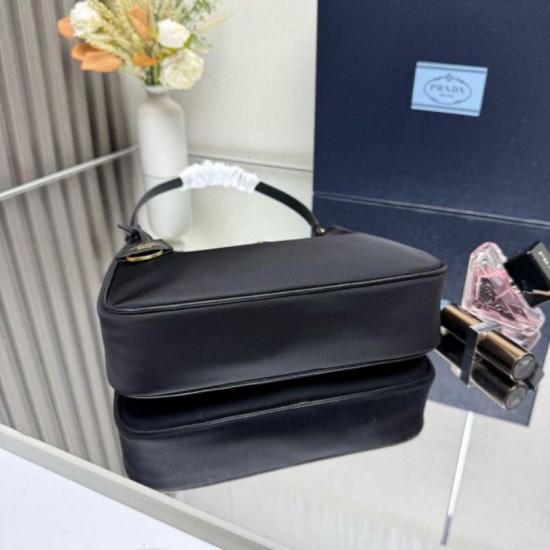 Premio Replica Borsa hobo mini Prada Re-Edition 2005 Re-Nylon Saffiano 1N204M Nero Imitazioni Outlet Online