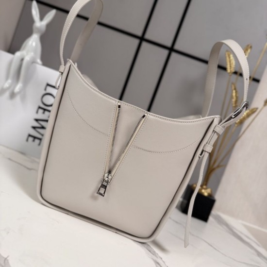 Replica Borsa tote media classica Loewe Hammock Flip Beige Imitazioni Outlet Online Italia