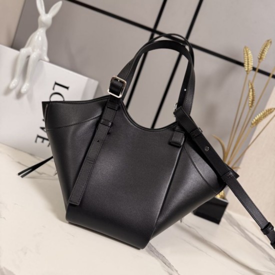 Replica Borsa tote media classica Loewe Hammock Flip Nero Imitazioni Outlet Online Italia