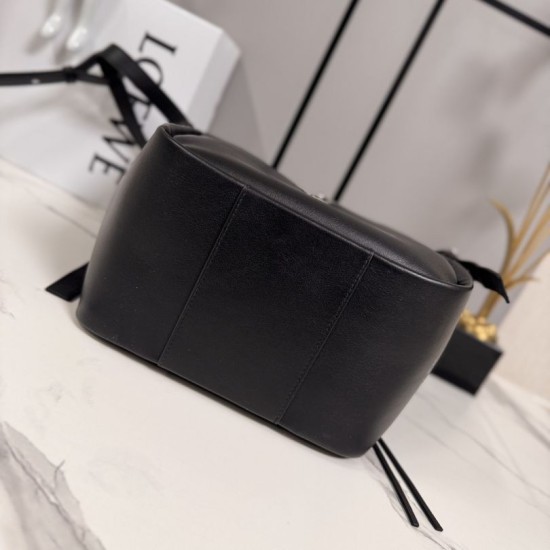 Replica Borsa tote media classica Loewe Hammock Flip Nero Imitazioni Outlet Online Italia