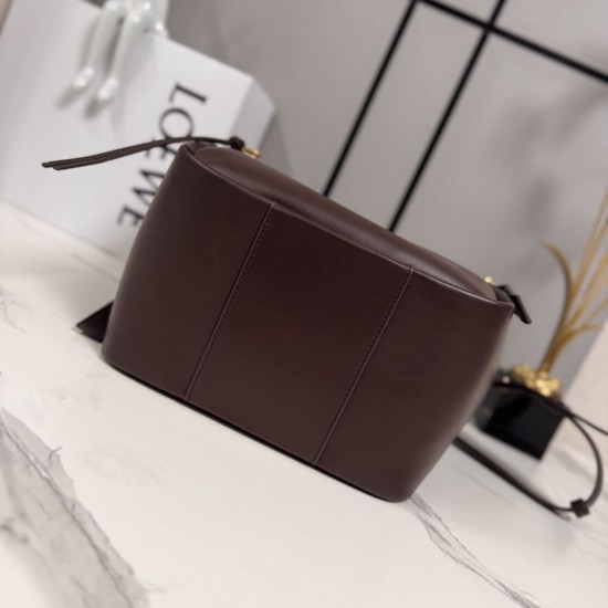 Replica Borsa tote media classica Loewe Hammock Flip Marrone Imitazioni Outlet Online Italia