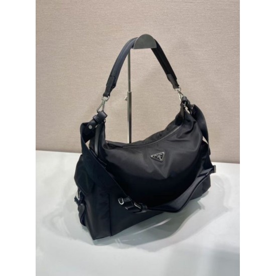 Replica Borsa a tracolla Prada Explore Re-Nylon da uomo Nero Imitazioni Outlet Online Italia