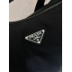 Replica Borsa a tracolla Prada Explore Re-Nylon da uomo Nero Imitazioni Outlet Online Italia