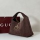 Qualità originale Repliche Gucci 837466 Borsa a tracolla maxi Softbit Marrone scamosciato False Online Premio Replica Gucci 837466 Borsa a tracolla maxi Softbit Marrone scamosciato Imitazione Outlet