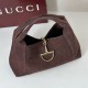 Qualità originale Repliche Gucci 837466 Borsa a tracolla maxi Softbit Marrone scamosciato False Online Premio Replica Gucci 837466 Borsa a tracolla maxi Softbit Marrone scamosciato Imitazione Outlet