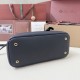 Premio Replica Borsa Needle Loro Piana piccolo/media Blu Royal Scuro Imitazione Outlet