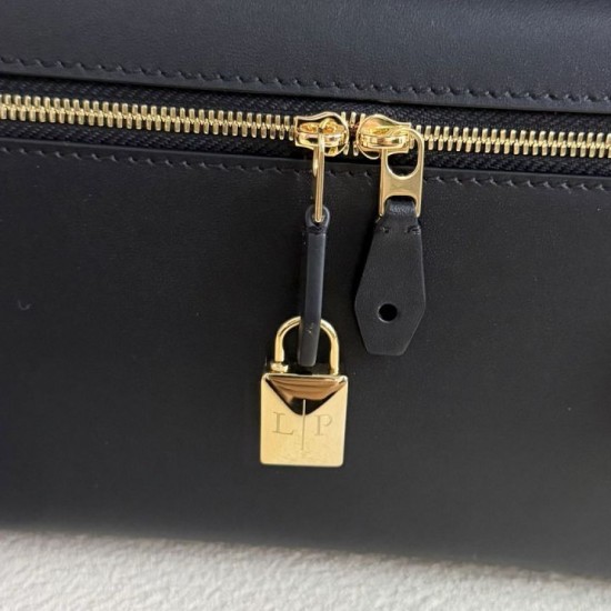 Perfette Repliche Borsa Loro Piana Extra Clutch L29 Nero False Online Premio Replica Borsa Loro Piana Extra Clutch L29 Nero Imitazione Outlet