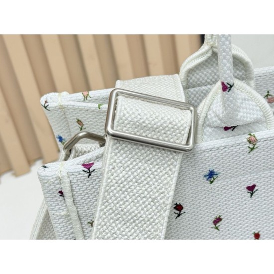 Premio Replica Borse Dior Dioramour piccolo/media/grande Dior Book Tote con tracolla bianca Imitazione Outlet