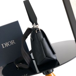 Premio Replica Borsa a tracolla Dior Privé Messenger Uomo con patta nera Imitazione Outlet