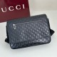 Falso Perfetto Borsa a tracolla media Gucci 850235 GG Emblem Uomo Nero Imitazione Outlet Online