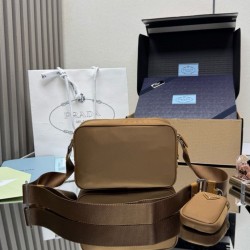 Falso Perfetto Borsa a tracolla Prada Re-Nylon 1BC167 Marrone Imitazione Outlet Online