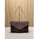 Falso Perfetto YSL Saint Laurent Cassandre Borsa a busta grande con catena scamosciata marrone Imitazione Outlet Online