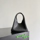 Falso Perfetto Borsa a tracolla Bottega Veneta Campana piccola intrecciata Nero Imitazione Outlet Online