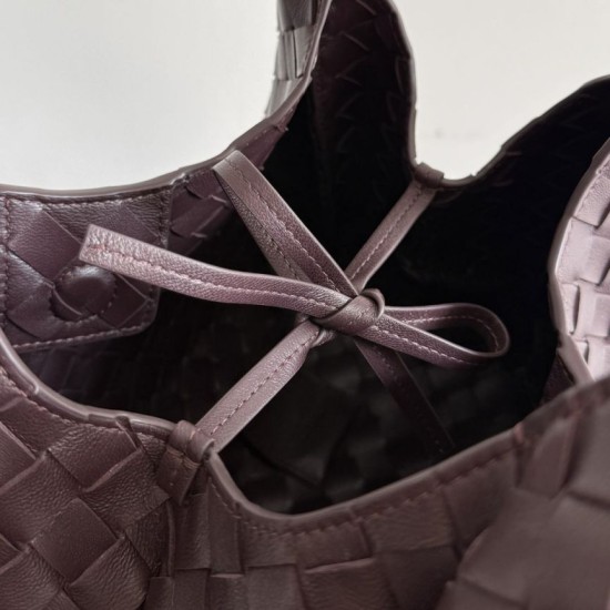 Falso Perfetto Borsa a tracolla Bottega Veneta Campana piccola intrecciata Caffè Imitazione Outlet Online