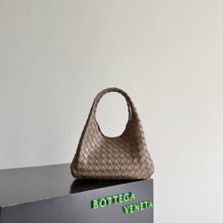 Falso Perfetto Borsa a tracolla Bottega Veneta Campana piccola intrecciata Marrone Imitazione Outlet Online