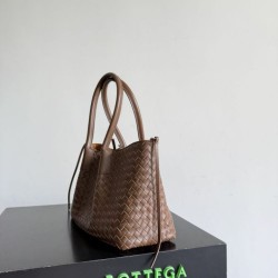 Falso Perfetto Borsa tote reversibile Bottega Veneta Pinacoteca intrecciato Marrone Imitazione Outlet Online