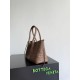 Falso Perfetto Borsa tote reversibile Bottega Veneta Pinacoteca intrecciato Marrone Imitazione Outlet Online