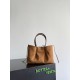 Falso Perfetto Borsa tote reversibile Bottega Veneta Pinacoteca intrecciato Marrone Imitazione Outlet Online