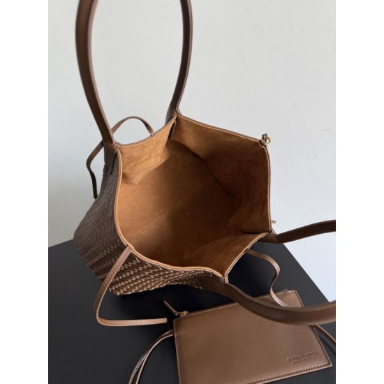 Falso Perfetto Borsa tote reversibile Bottega Veneta Pinacoteca intrecciato Marrone Imitazione Outlet Online
