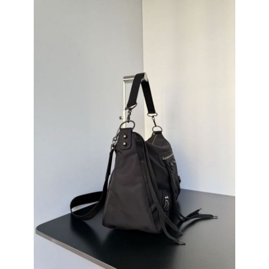 Premio Replica Borsa a tracolla media Balenciaga Le City Moto in nylon nero Imitazione Outlet