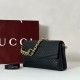 Premio Replica Borsa a tracolla media Gucci GG rilievo con catena 857622 Nero Imitazione Outlet