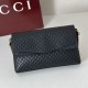 Premio Replica Borsa a tracolla media Gucci GG rilievo con catena 857622 Nero Imitazione Outlet