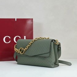 Premio Replica Borsa a tracolla Gucci media con motivo GG goffrato e catena 857622 verde Imitazione Outlet