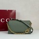 Premio Replica Borsa a tracolla Gucci media con motivo GG goffrato e catena 857622 verde Imitazione Outlet