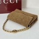 Premio Replica Borsa a tracolla Gucci media con motivo GG goffrato e catena 857622 scamosciata marrone Imitazione Outlet