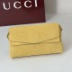 Premio Replica Borsa a tracolla Gucci media con motivo GG goffrato e catena 857622 scamosciata Giallo Imitazione Outlet