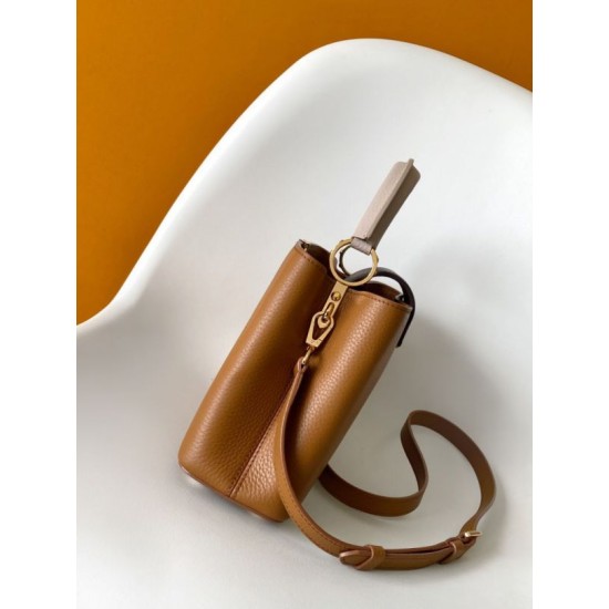 Premio Replica Borsa tote Louis Vuitton Taurillon Capucines BB M14176 Marrone Imitazione Outlet