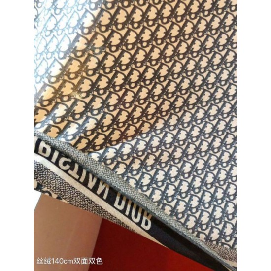 Premio Replica Sciarpa quadrata reversibile in seta e cashmere Dior Oblique Diortwin grigio/nero 140 x 140 Imitazione Outlet