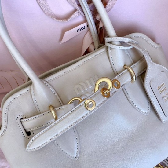 Replica Borse tote Miu Miu Adventure nappa 5BA292 Bianca Imitazioni perfette Outlet