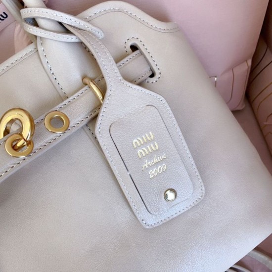 Replica Borse tote Miu Miu Adventure nappa 5BA292 Bianca Imitazioni perfette Outlet