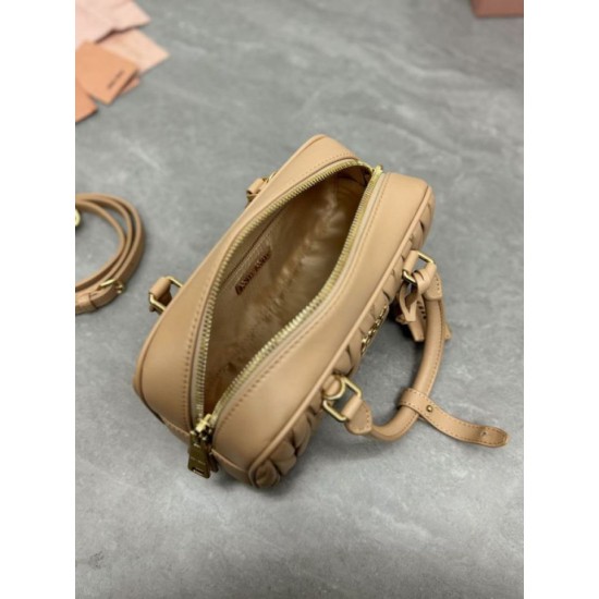 Replica Borsa con manico superiore Miu Miu Arcadie matelassé Albicocca Imitazioni perfette Outlet