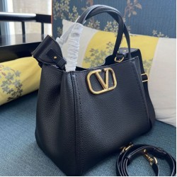 Replica Borsa a mano media Valentino Garavani Alltime vitello granato Nero Imitazioni perfette Outlet