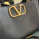 Replica Borsa a mano media Valentino Garavani Alltime vitello granato Nero Imitazioni perfette Outlet